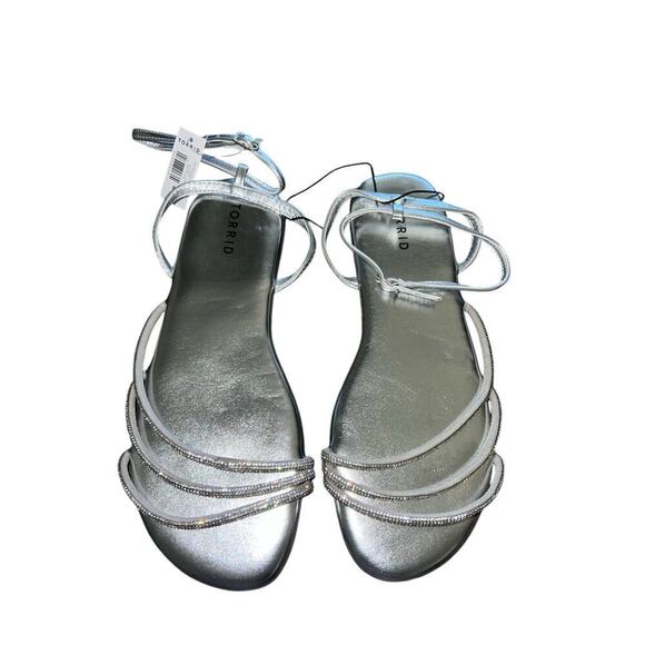 Torrid Embroidered Single Band Sandal in Silver Size 8.5 NWT - Picture 1 of 3